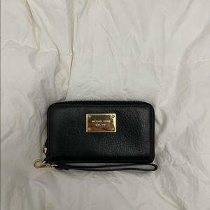 Small zip wallet